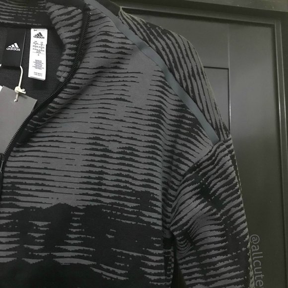 Adidas Jacket Size XS - Picture 5 of 7